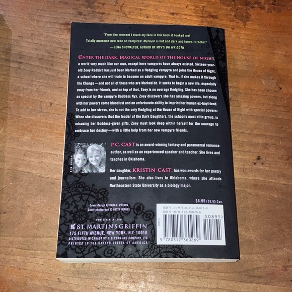 Book one House of Night series  Marked by P.C.Cast + Kristin Cast - Picture 3 of 8